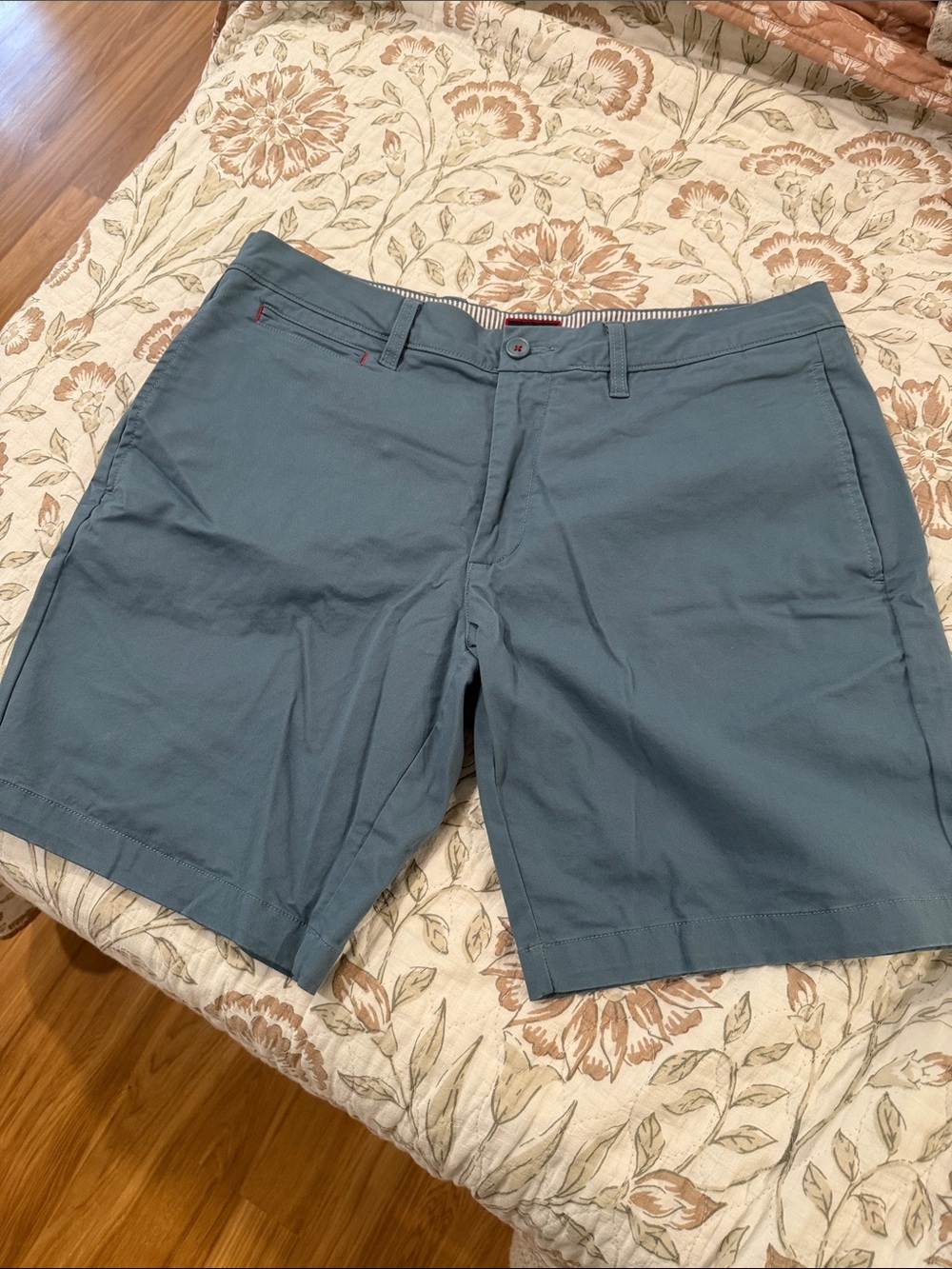 UNTUCKit Slate Blue Flat Front Chino Shorts